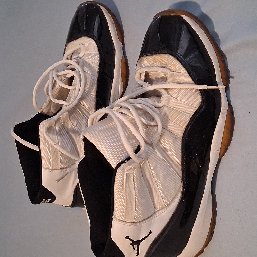 Nike Men's Black & White Sneakers